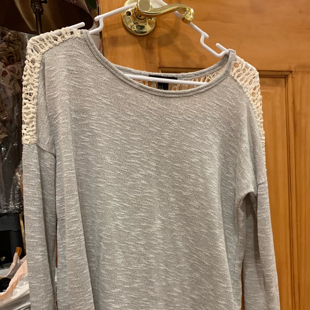 Grey Long sleeve shirt with cut out shoulders